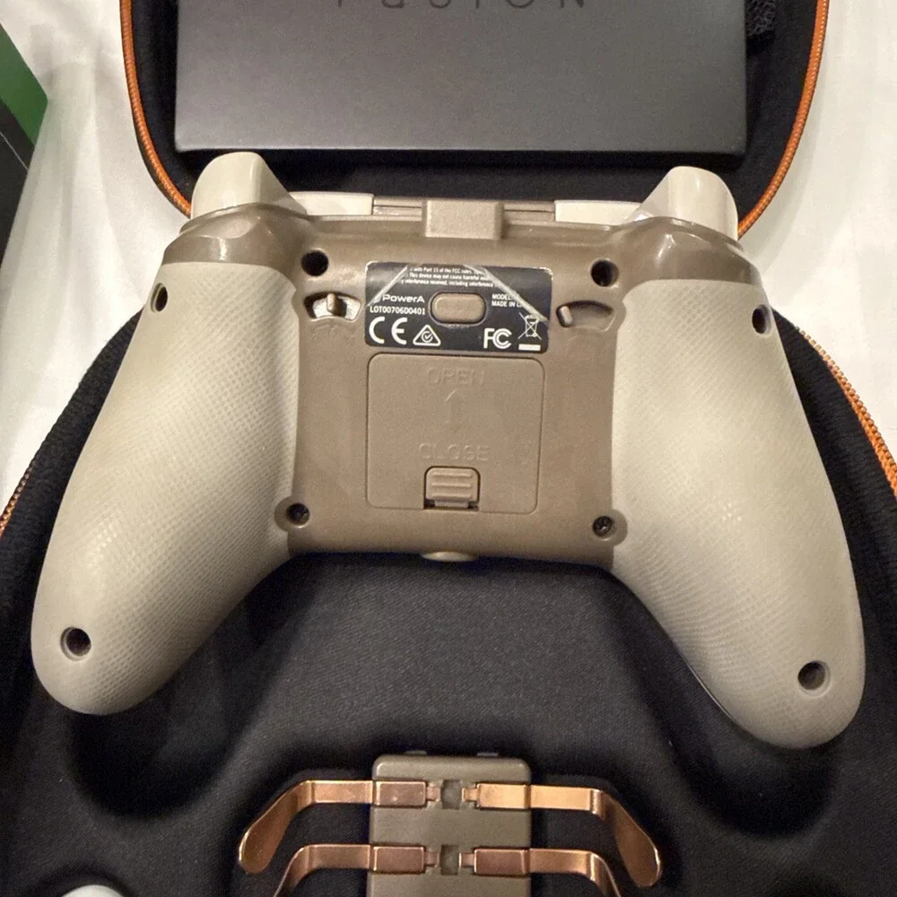 Power A Fusion Pro Wired Controller White Xbox One 1514146-01 w/ Box